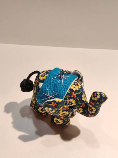 พวงกุญแจช้าง ผ้าน้ำเงินลายดอก อานฟ้า