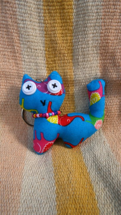 พวงกญุแจผ้า แมวฟ้า ลายช้าง