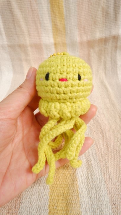 Knit Keychain - Yellow Green Jelly Fish