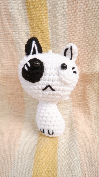 Knit Keychain - Black / White Cat