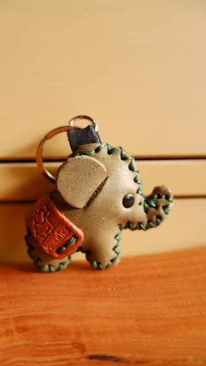 Elephant keychain - Green &amp; Orange