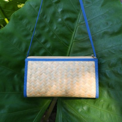 กระเป๋าสานสะพายข้าง ตะขอเกี่ยว ทรงยาว ขอบฟ้า