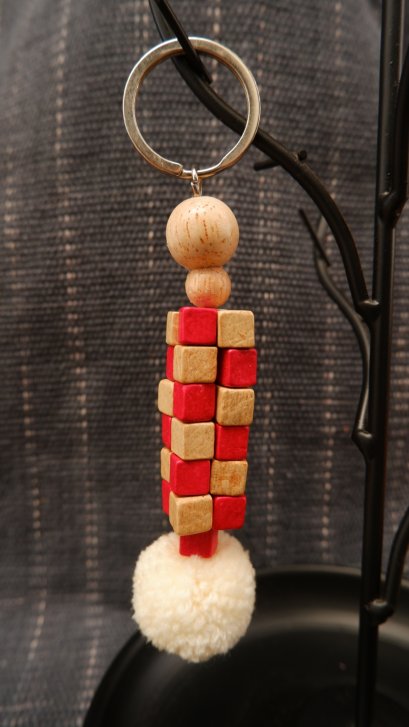 พวงกญุแจไม้ น้ำตาล-แดง