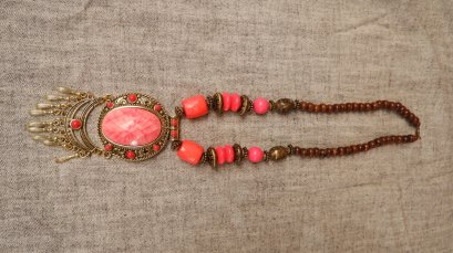 สร้อยคอไม้ จี้หินส้ม