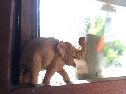 Wood carving - Tiny elephent