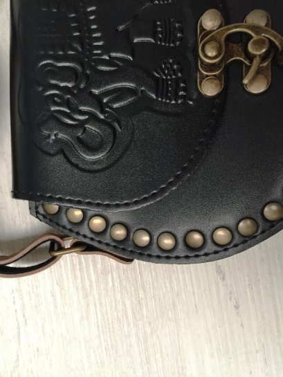 Leather crossbody bags (m)