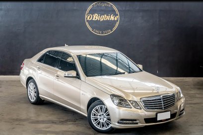 Mercedes Benz E200 CGI Blue Efficiency Elegance รถปี 2011 คันนี้ฟรีดาวน์ ราคาต่อรองได้ สนใจจริงคุยกันได้