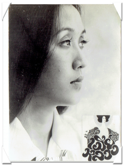 ภาพถ่ายขาว-ดำ .......................  ขนาด 6.8 x 9.0 ซม.