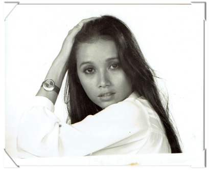 ภาพถ่ายขาว-ดำ ..................... ขนาด 8.9 x 7.1 ซม.