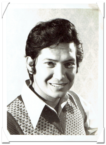 ภาพถ่ายขาว-ดำ สรพงษ์ ชาตรี ขนาด 6.4 x 9.0 ซม.