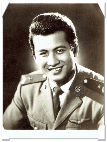 ภาพถ่ายขาว-ดำ .......................  ขนาด 6.6 x 8.9 ซม.