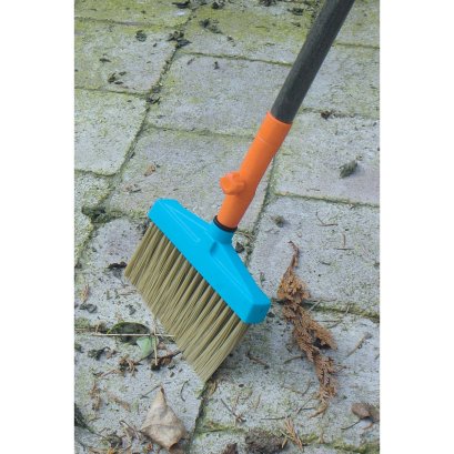 ไม้กวาด Broom  (รุ่น 5056) ยี่ห้อ PLAYGO