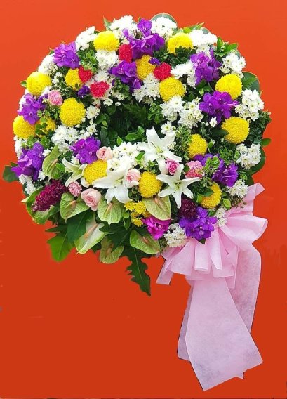 พวงหรีดดอกไม้สด  ปิ่นมณี