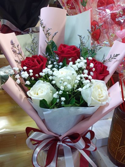 ช่อกุหลาบ 6 ดอก