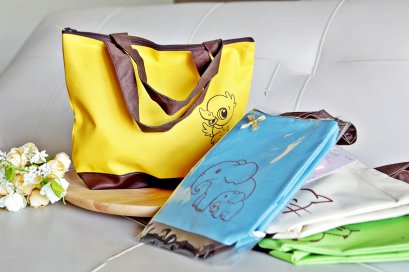 กระเป๋าผ้าเนื้อหนา หูหิ้ว ซิปยาว