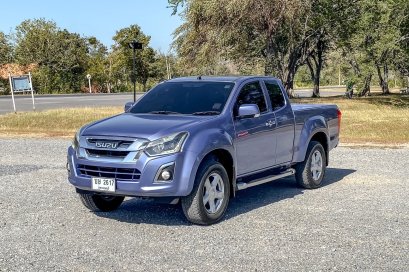 Isuzu Hilander 1.9 L 2016