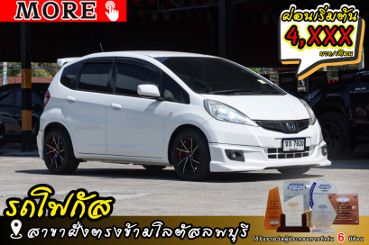 HONDA Jazz 1.5 V (MNC)  ปีจด 2011