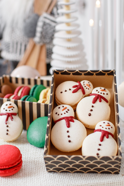 Snowman Macaron