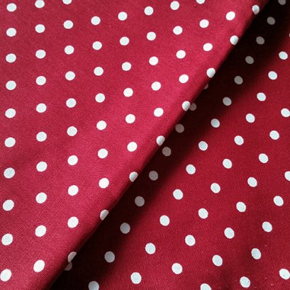 ผ้า cotton canvas ไทยลายจุดขาว 5 mm.พื้นแดง ขนาด 1/4 เมตร (50*55 ซม.)