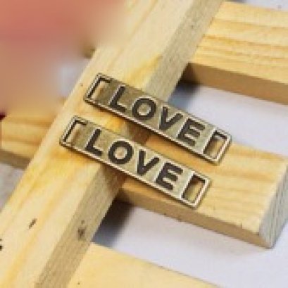 ป้ายเหล็ก ขนาด 6 x 2.8 cm.อันละ