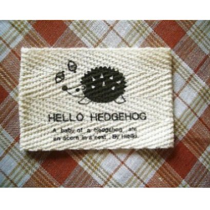 ป้ายผ้า รูปเม่น ขนาด 3*6 ซม.