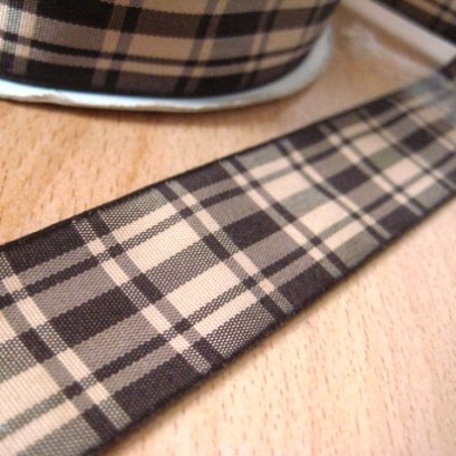 โบว์ลายสก๊อตสีน้ำตาล ขนาด 2.5 ซม. ราคา/หลา