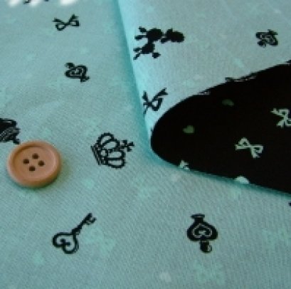 ผ้าญี่ปุ่น cotton &amp; linen 2 ด้านลายพุดเดิ้ล+โบว์สีเขียว ขนาด 1/4 เมตร (50*55 ซม.)