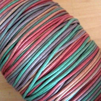 เชือกหนังสีเหลือบ โทนเขียว เส้นผ่านศูนย์กลาง 2.5 mm. (ราคา/หลา)