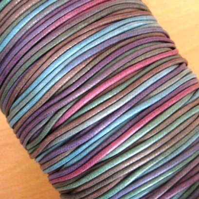 เชือกหนังสีเหลือบ โทนม่วง เส้นผ่านศูนย์กลาง 2.5 mm. (ราคา/หลา)