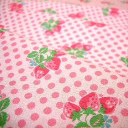ผ้า cotton ของ A-TWO ลายเชอรี่ชมพูพื้นขาว ขนาด 1/8 m.(25*55 ซม.)