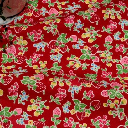 ผ้า cotton ของ A-TWO ลาย Berry Candy พื้นแดง ขนาด 1/8 m.(25*55 ซม.)