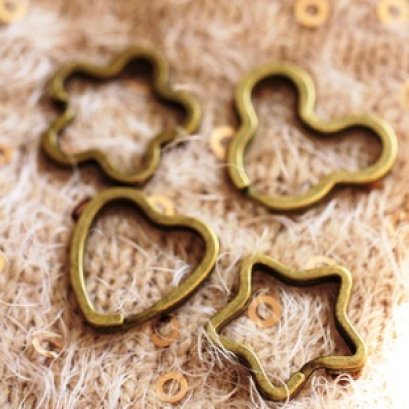 ห่วงกุญแจแฟนซี อันละ (เลือกแบบด้านในค่ะ)