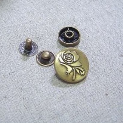 กระดุมตอก กุหลาบกลม ขนาด 1.5 cm. ราคา/ชุด