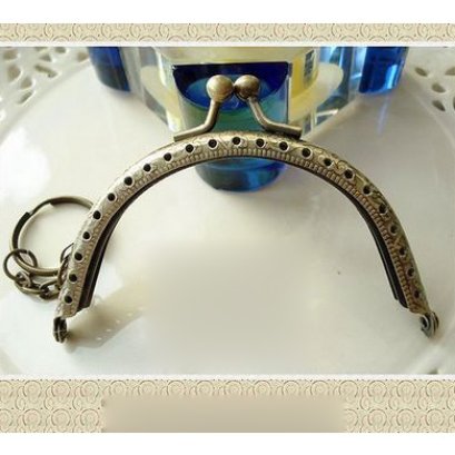 ปากกระเป๋าสีเหลืองดำพร้อมห่วงกุญแจ ขนาด 8.5 ซม.