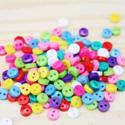 กระดุมกลมคละสี ขนาด 0.6 cm. 40 เม็ด/แพ็ค
