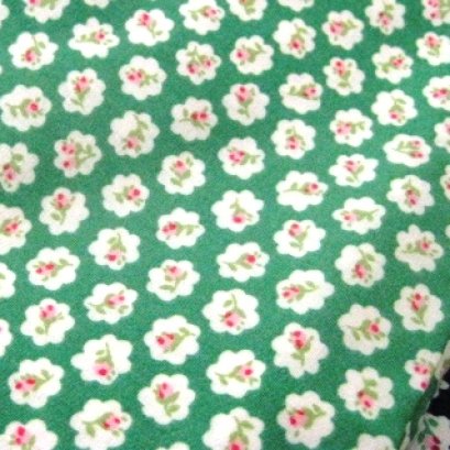 ผ้า cotton ไทย ลายดอกโทนเขียว ขนาด 1 ซม. ขนาด 1/4 เมตร (50*55 ซม.)
