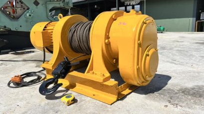 กว้านสลิงเก่าญี่ปุ่น TKK JAPAN ขนาด 3000 kg (3 ton) สลิงโต 10 mm. ยาวประมาน 50 เมตร / มอเตอร์ 10 HP / ทำระบบไฟใช้ 380V เรียบร้อยพร้อมใช้