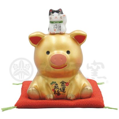 หมูทอง มีแมวกวักนำโชค