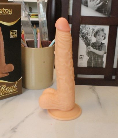 ดิลโด้ติดพื้น Realistic dildo รอบวง 4.9 ยาว 8.5 รวมฐาน 9.5 ทรงยาวสวย ซิลิโคลนคุณภาพดี ผิวนิ่มเหมือนจริง น่าใช้มากค่ะ