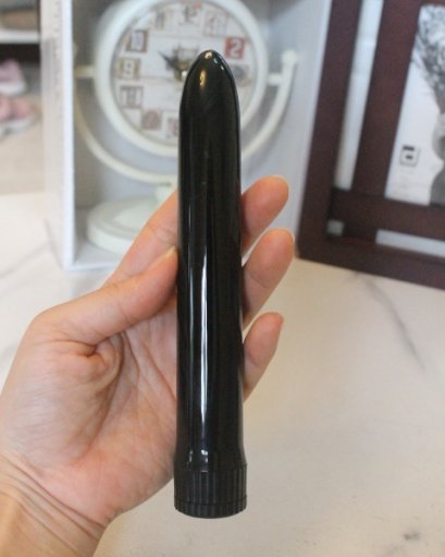 7 Inch AV Vibrator แท่งสั่นกันน้ำ รอบวง 3 นิ้ว ยาว 7 นิ้ว ดีไซน์เรียบหรู ขนาดกระทัดรัด พกพาง่าย สั่นแรงมาก ไม่ผิดหวัง สีดำ