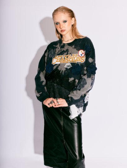 BLACKLACE CHAMPIONS SWEATER