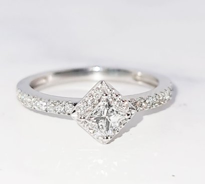 Ring 18K  White gold with Round Diamond