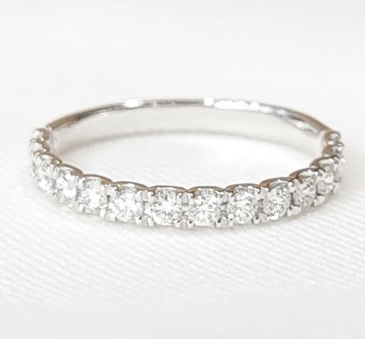 Ring 9K  White gold with Round Diamond