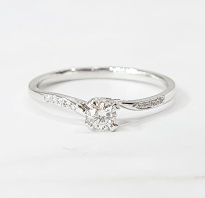 Ring 18K  White gold with Round Diamond