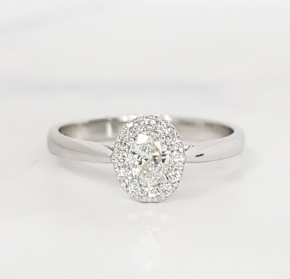 Ring 18K  white gold with Round  Diamond