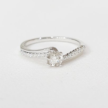 Ring 18K  white gold with Round  Diamond