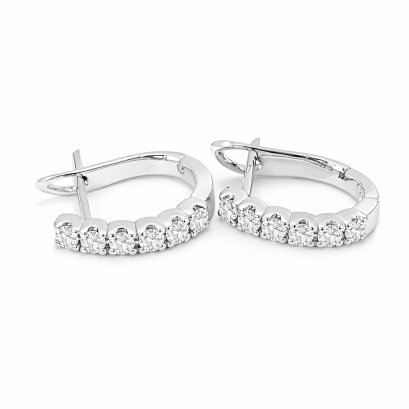 18K white gold with round diamond