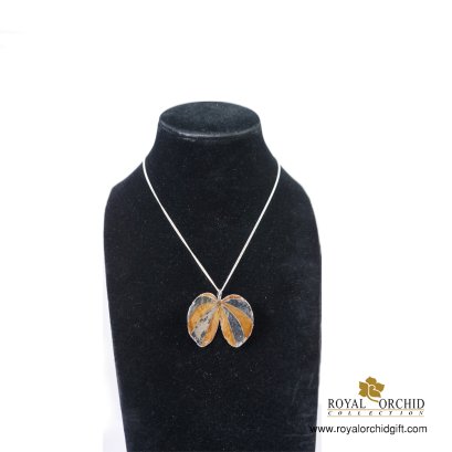 สร้อยคอใบชงโคชุบเงินและทองแดง / Copper with Silver Trim Bauhinia Zebra Necklace