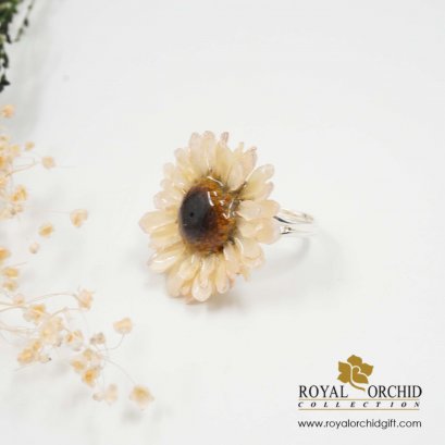 แหวนดอกเก๊กฮวย / Mini Chrysanthemum Ring (Cream)