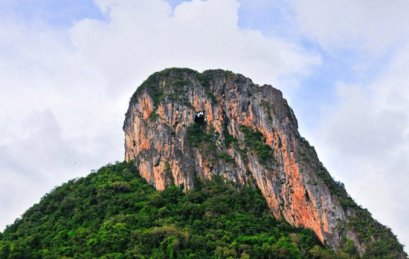 เขาอกทะลุ  สัญลักษณ์จังหวัดพัทลุง 